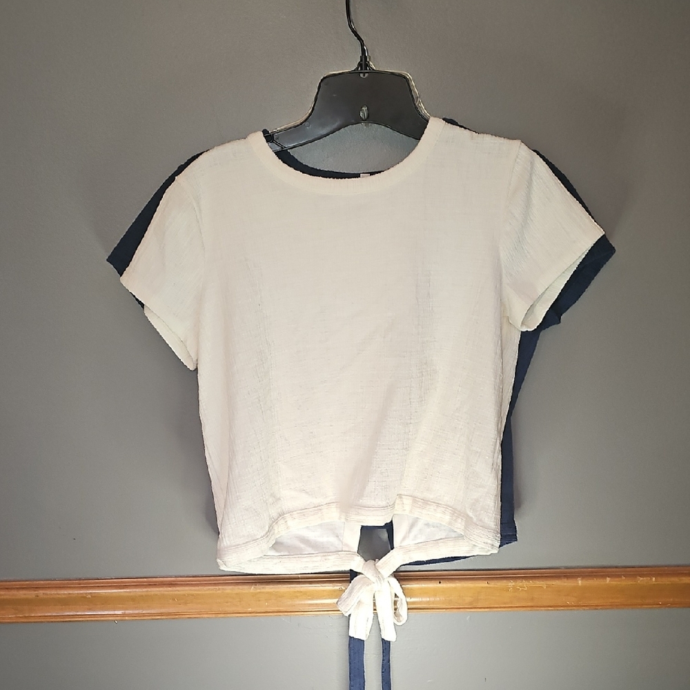 Tie-Back Short Sleeve Top Bundle